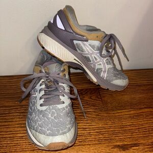 ASICS Women's Purple and Gray Textured Athletic Shoes